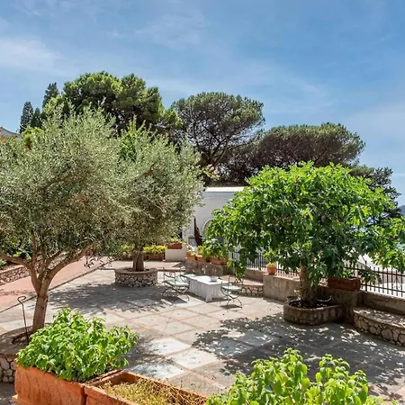 In - Beautiful In With 5 Bedrooms