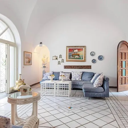 In - Beautiful In With 5 Bedrooms *